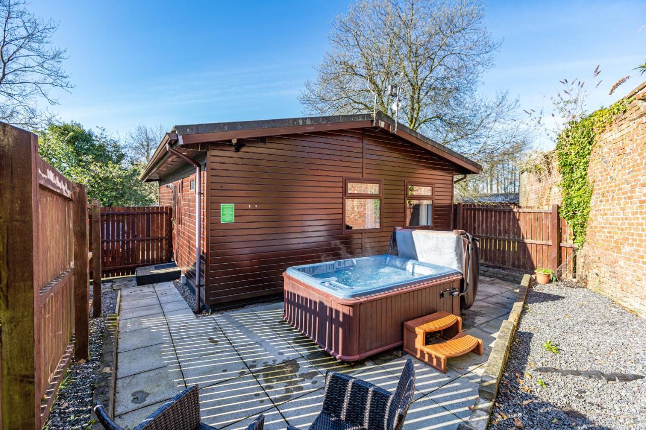 Bluebell Lodge 7 With Hot Tub Newton Stewart Zewnętrze zdjęcie