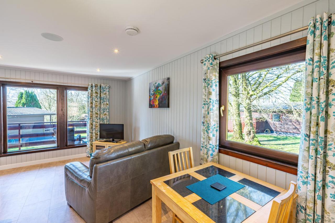 Bluebell Lodge 7 With Hot Tub Newton Stewart Zewnętrze zdjęcie